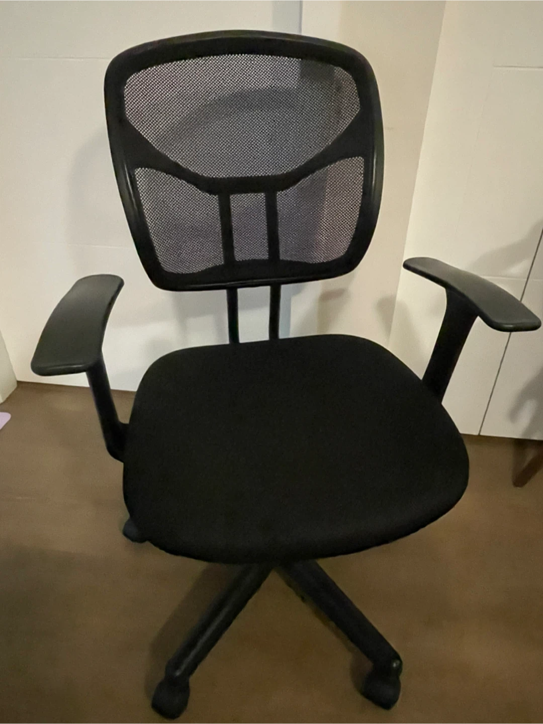 Black Mesh Office Chair - photo 2