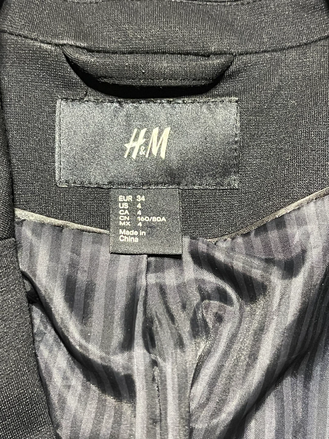 H&M Black Blazer - Size US 4 - photo 3