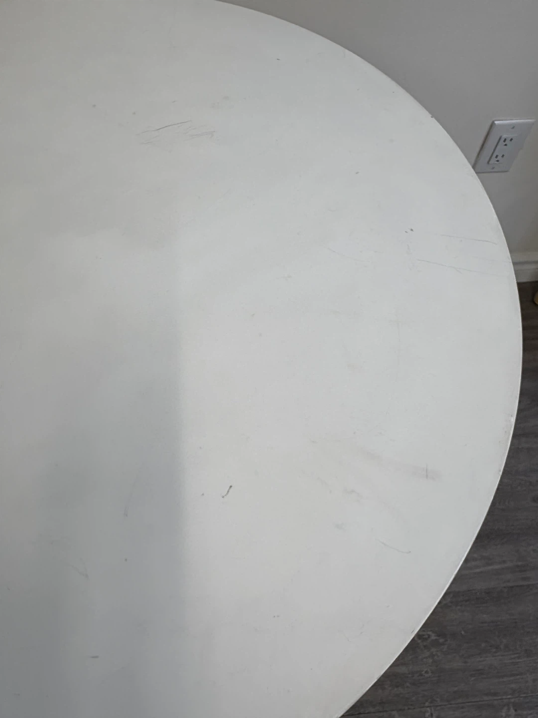 Round White Dining Table - photo 3