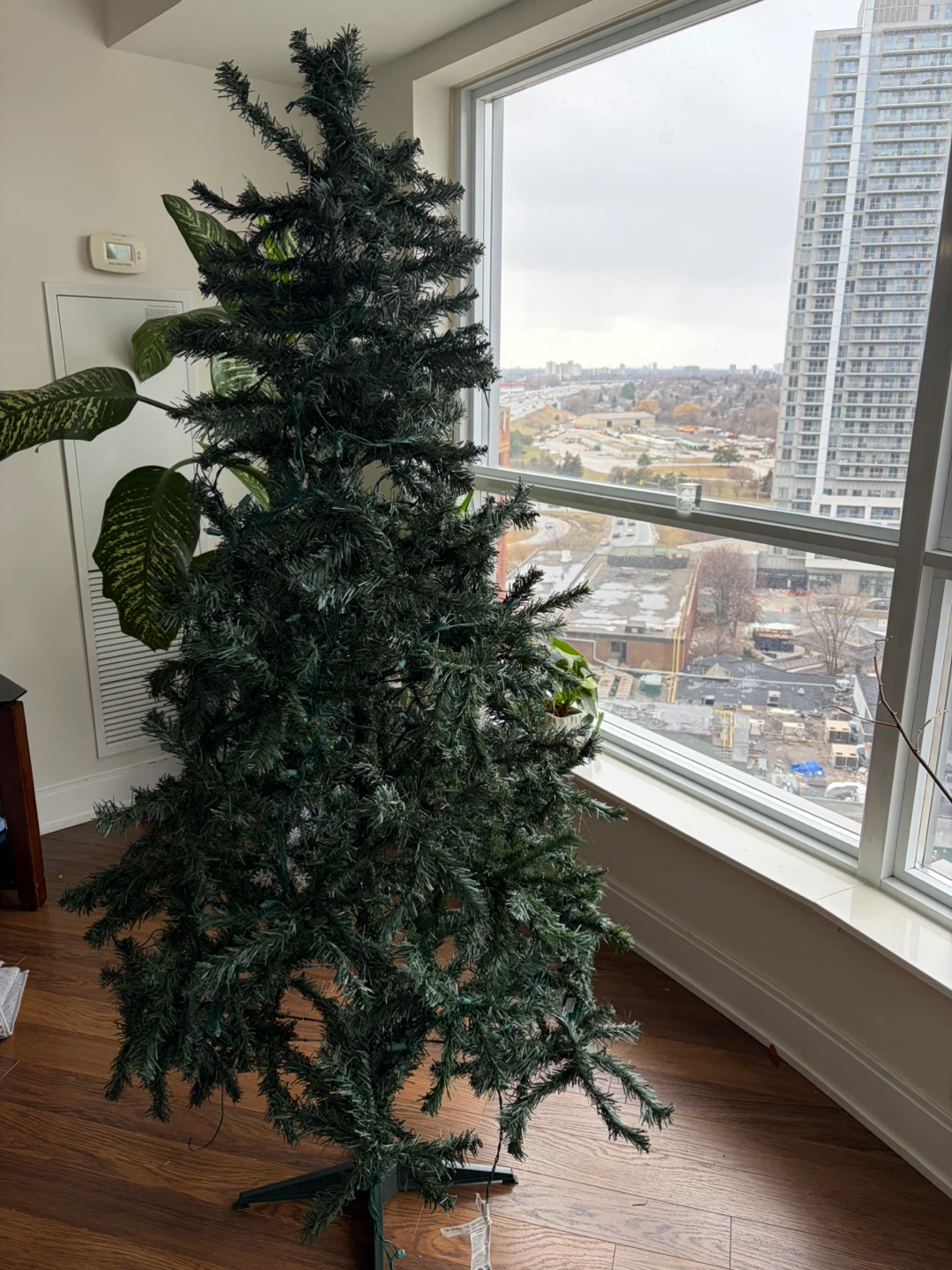 Holiday Time 6.5-ft Pre-Lit Sonoma Pine Tree - photo 2