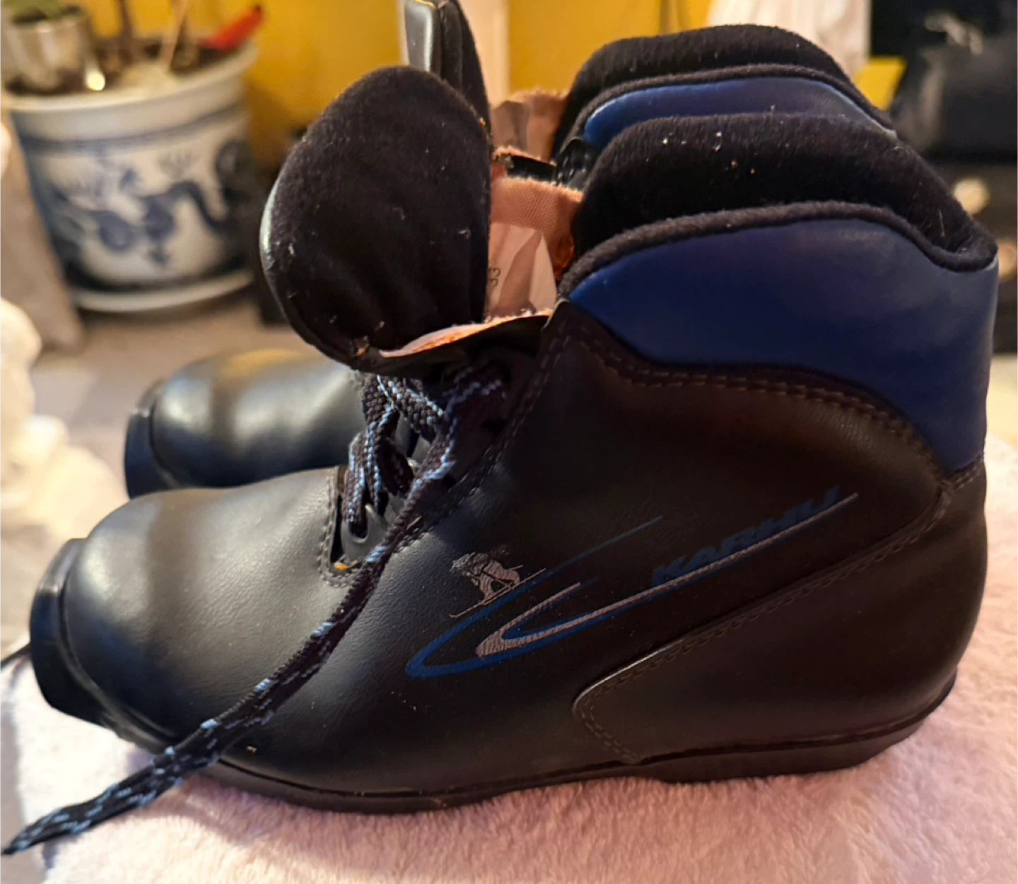 Karu Ski Boots - Black and Blue Size 33UK - photo 2