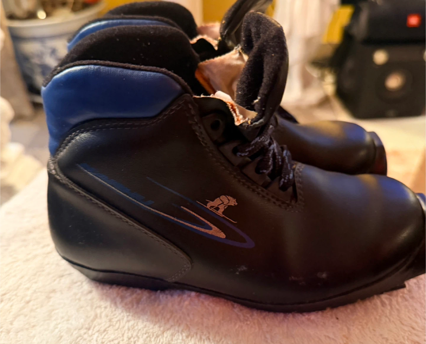 Karu Ski Boots - Black and Blue Size 33UK - photo 4