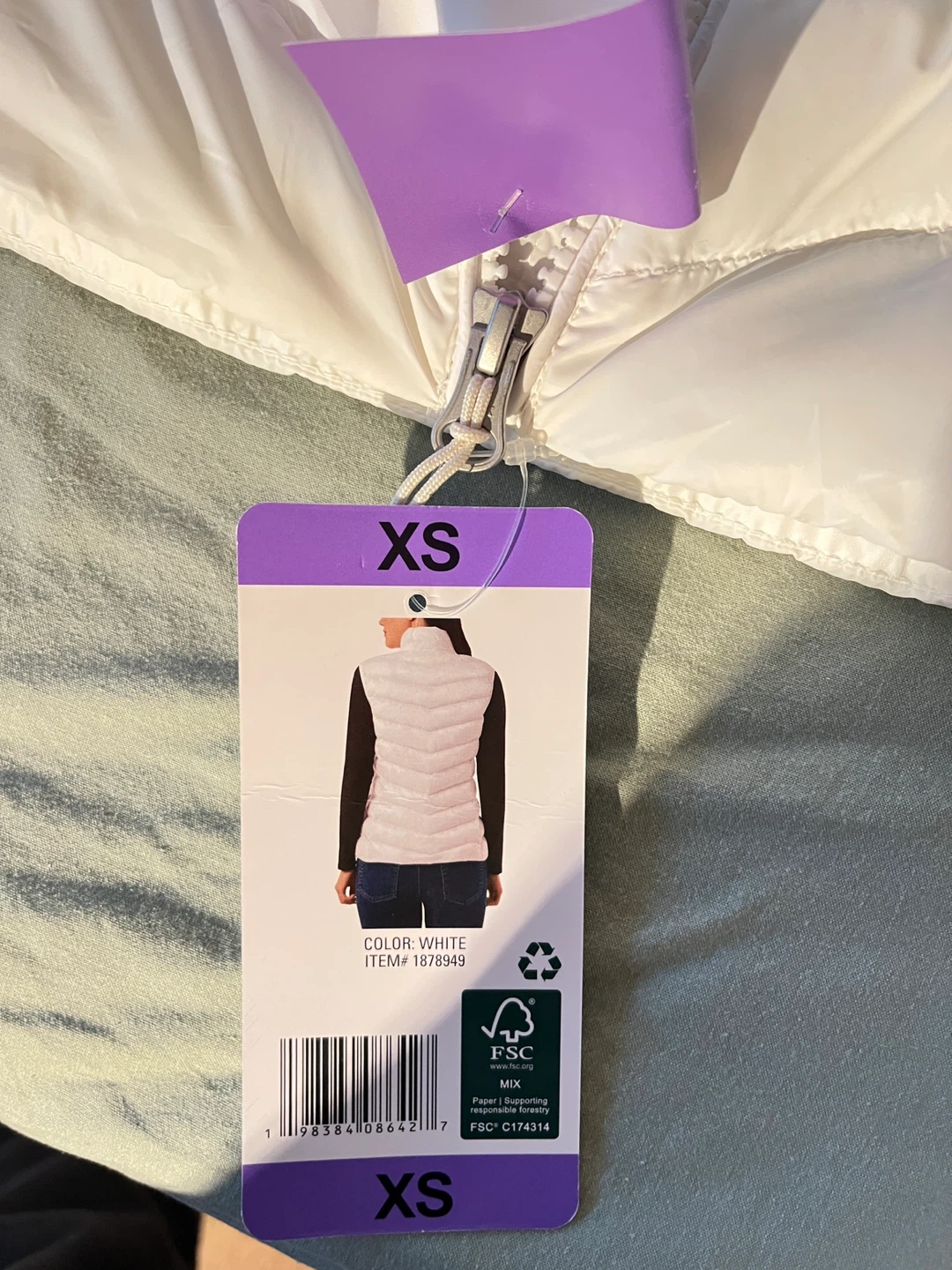 32 Degrees Heat White Puffer Vest - XS but fit S-M - photo 3