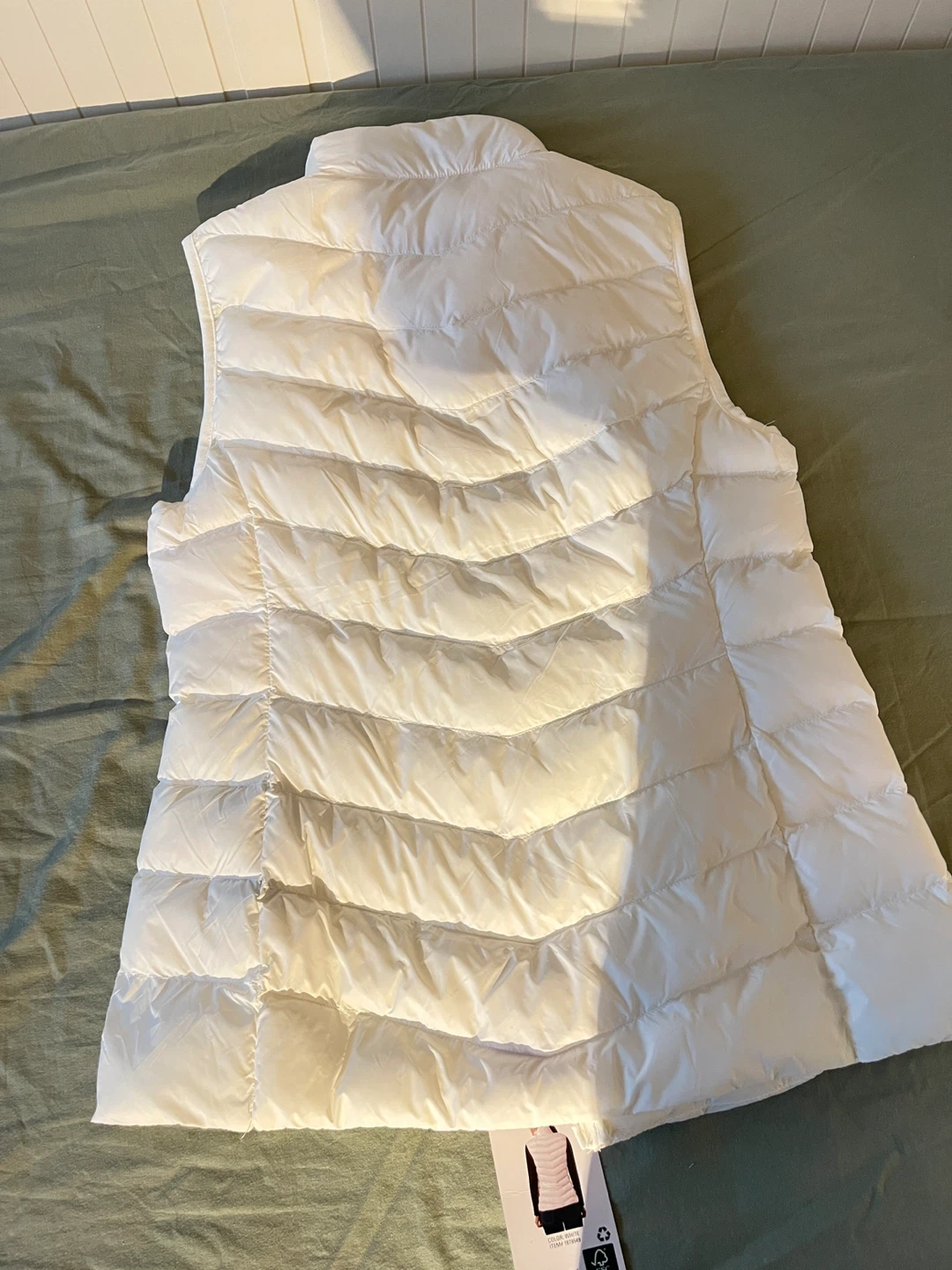 32 Degrees Heat White Puffer Vest - XS but fit S-M - photo 2