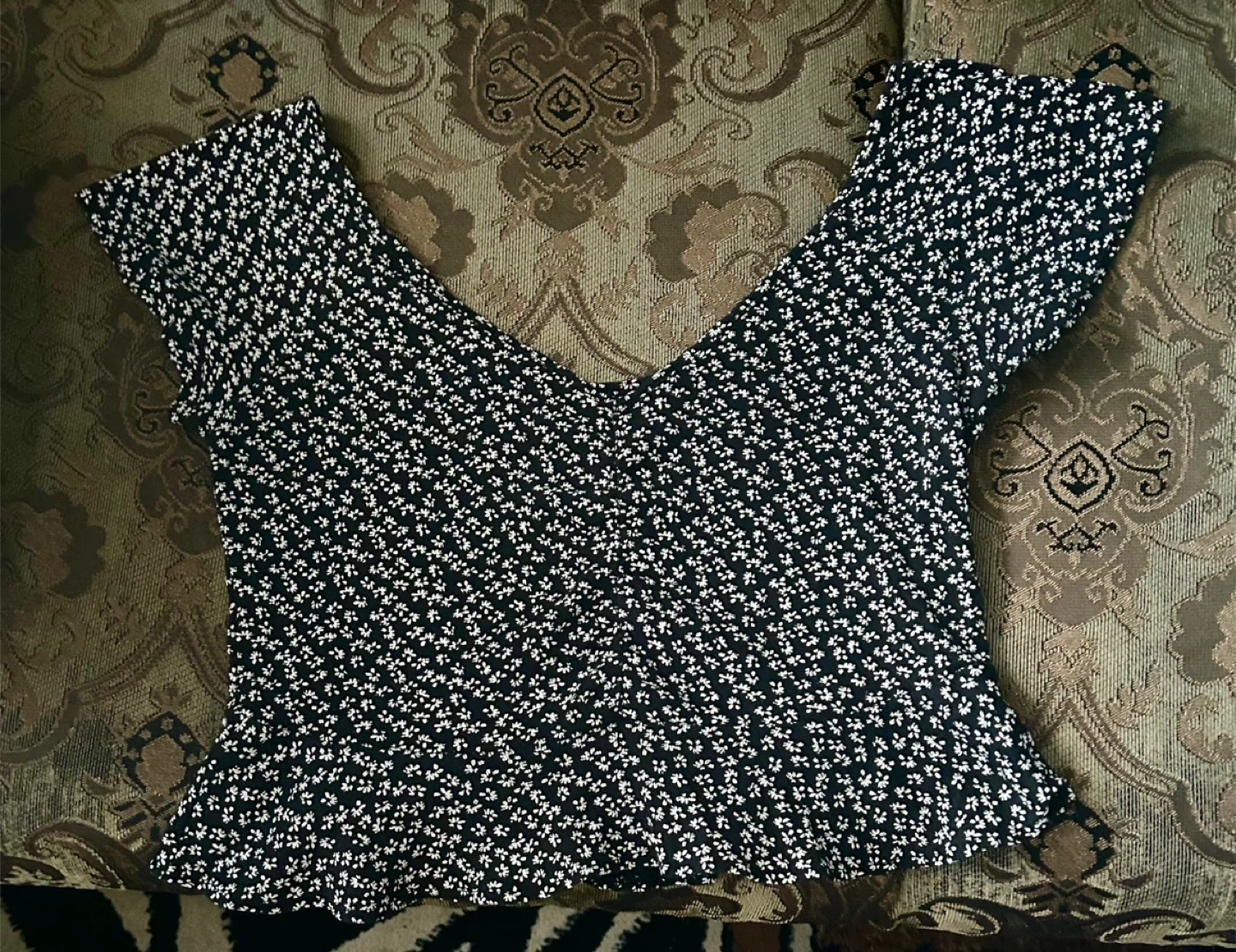 Black & White Floral Print Crop Top
