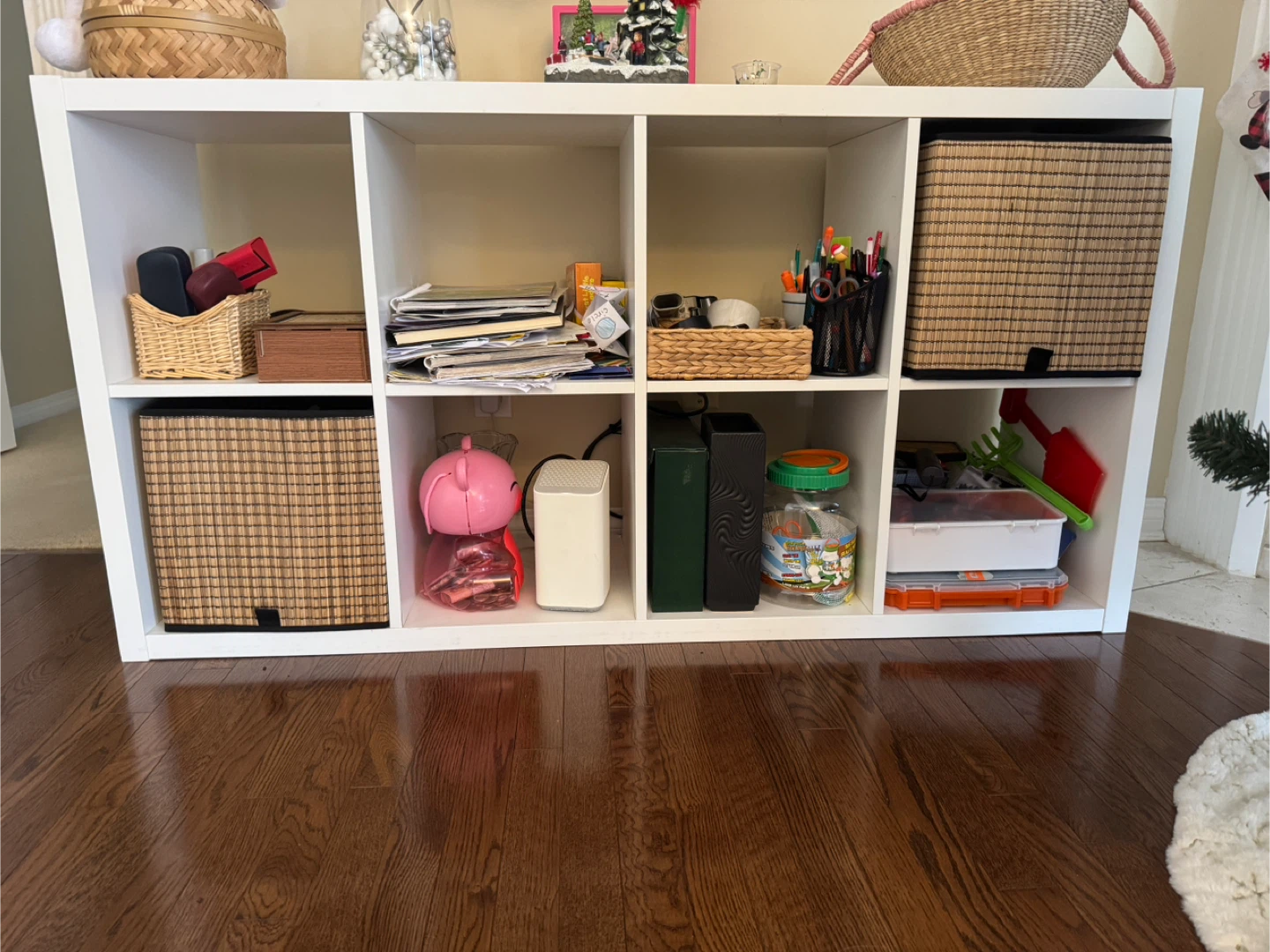 IKEA Kallax White Shelf Unit & 2 Basket