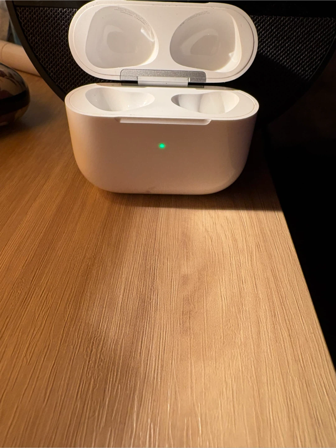 AirPods 3 generación Charging Case - photo 2