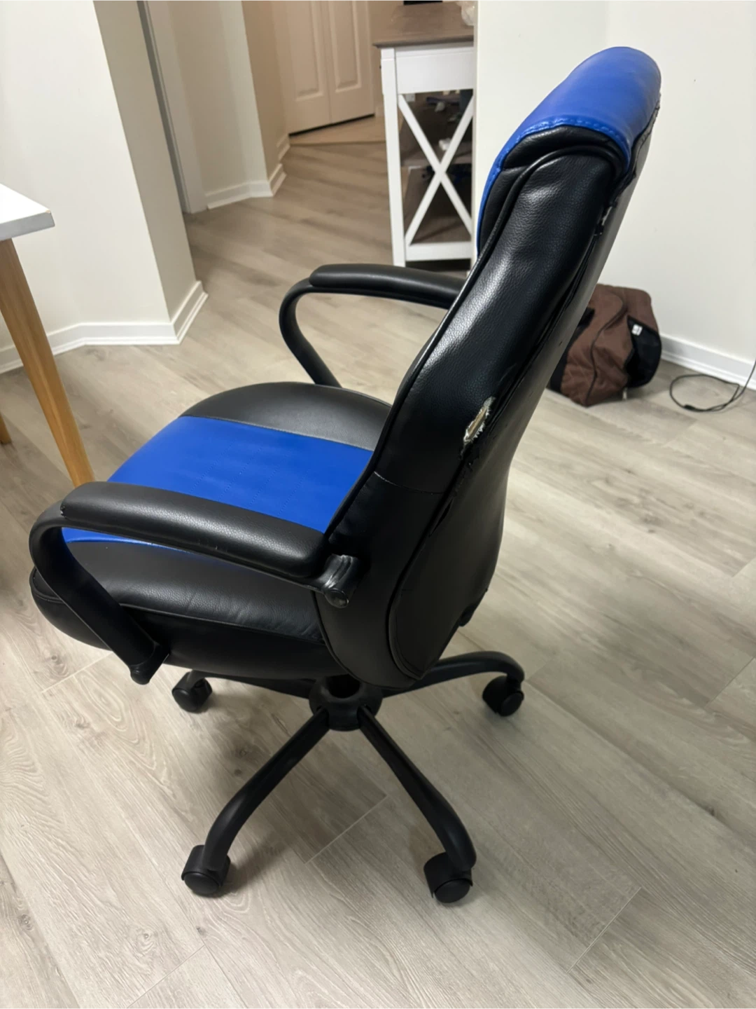 Black and Blue Gaming Chair / office chair - photo 4