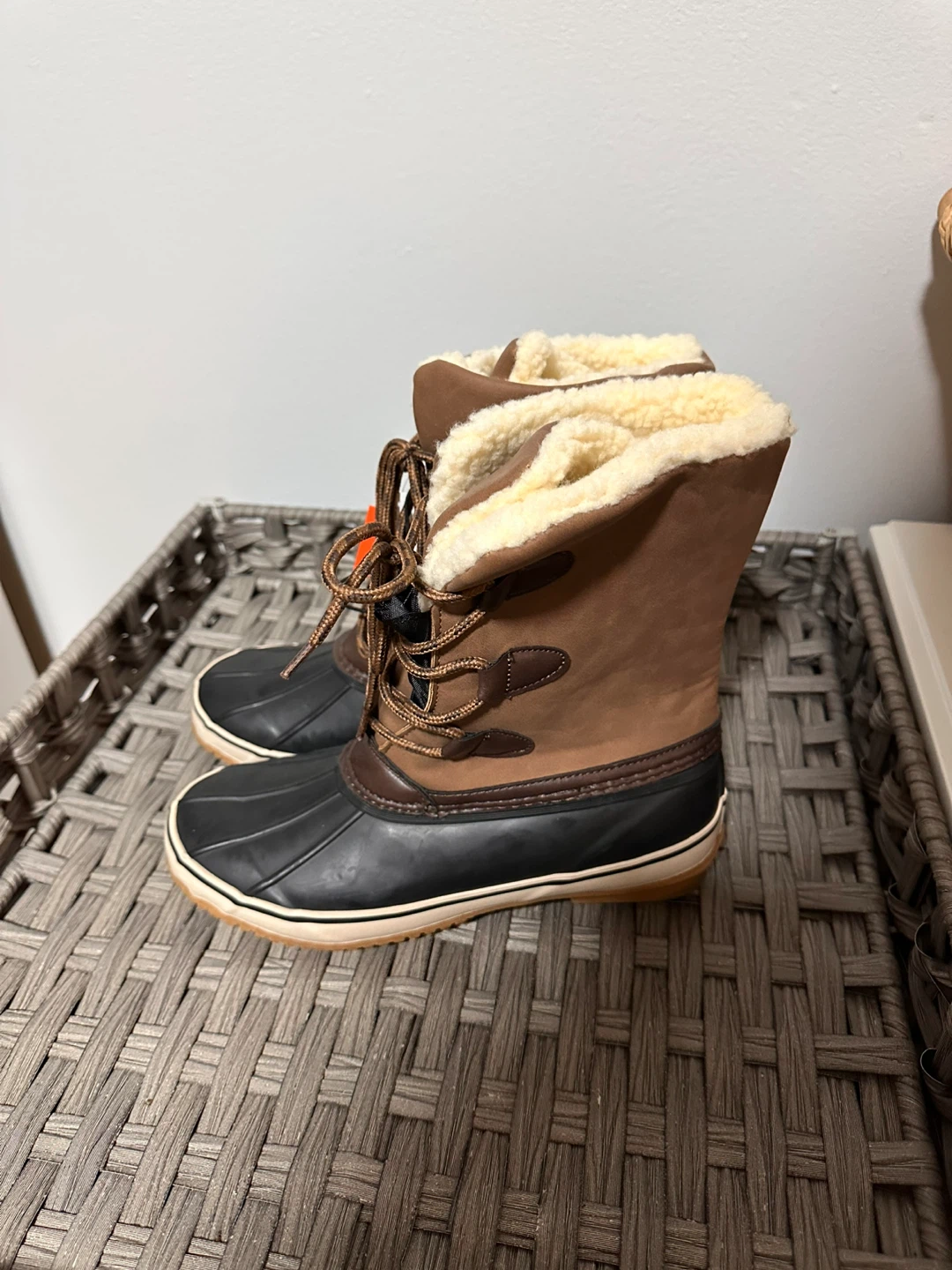 WindRiver Duck Boots - Size 8 - photo 2