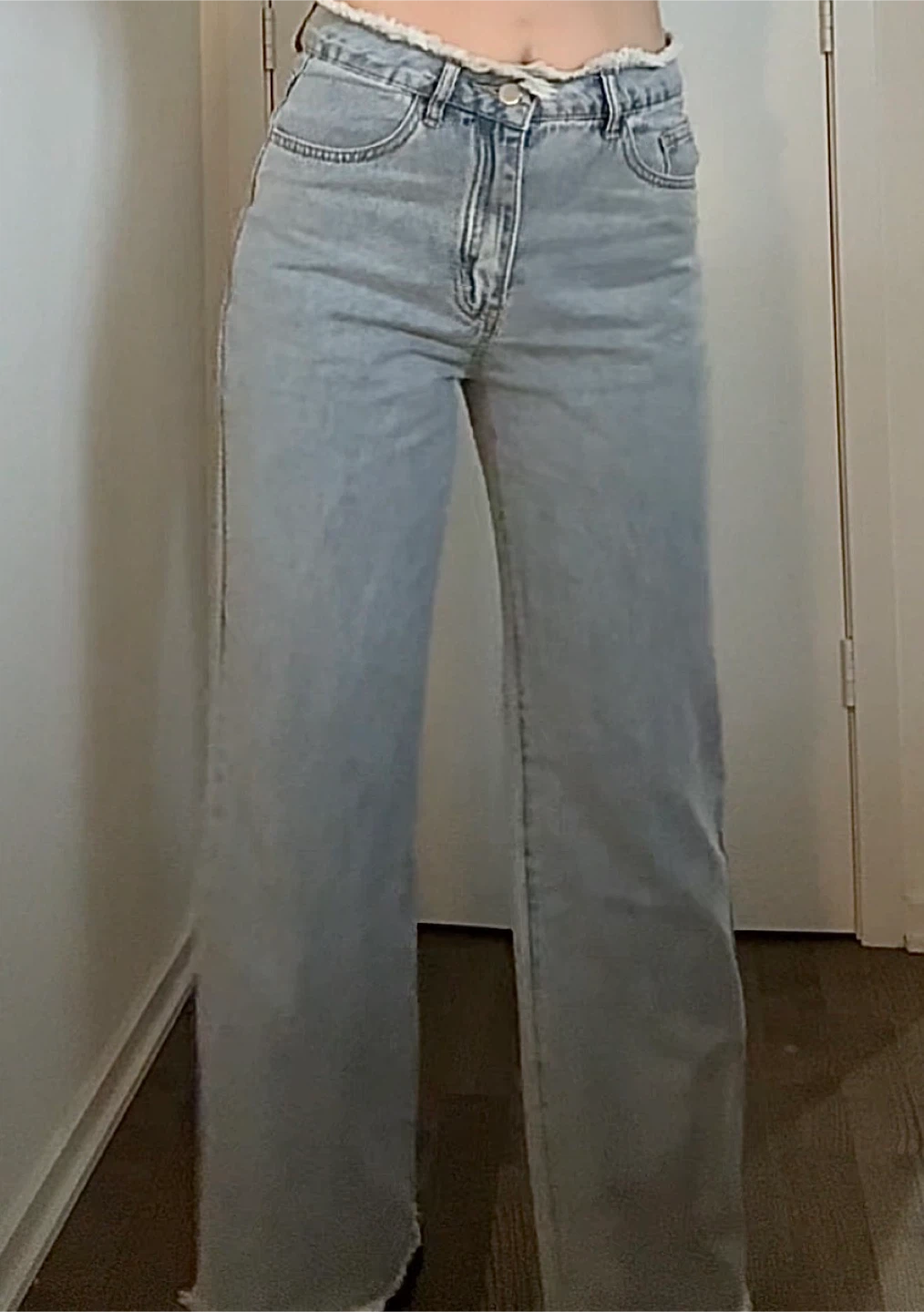 Wide Leg Jeans - Light Wash Denim - photo 5