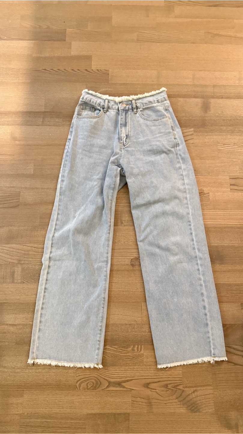 Wide Leg Jeans - Light Wash Denim