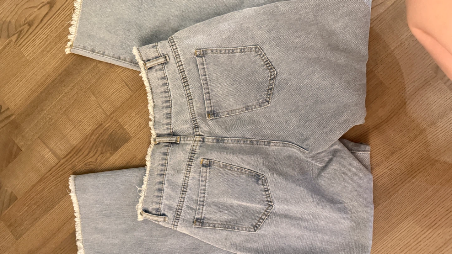 Wide Leg Jeans - Light Wash Denim - photo 4