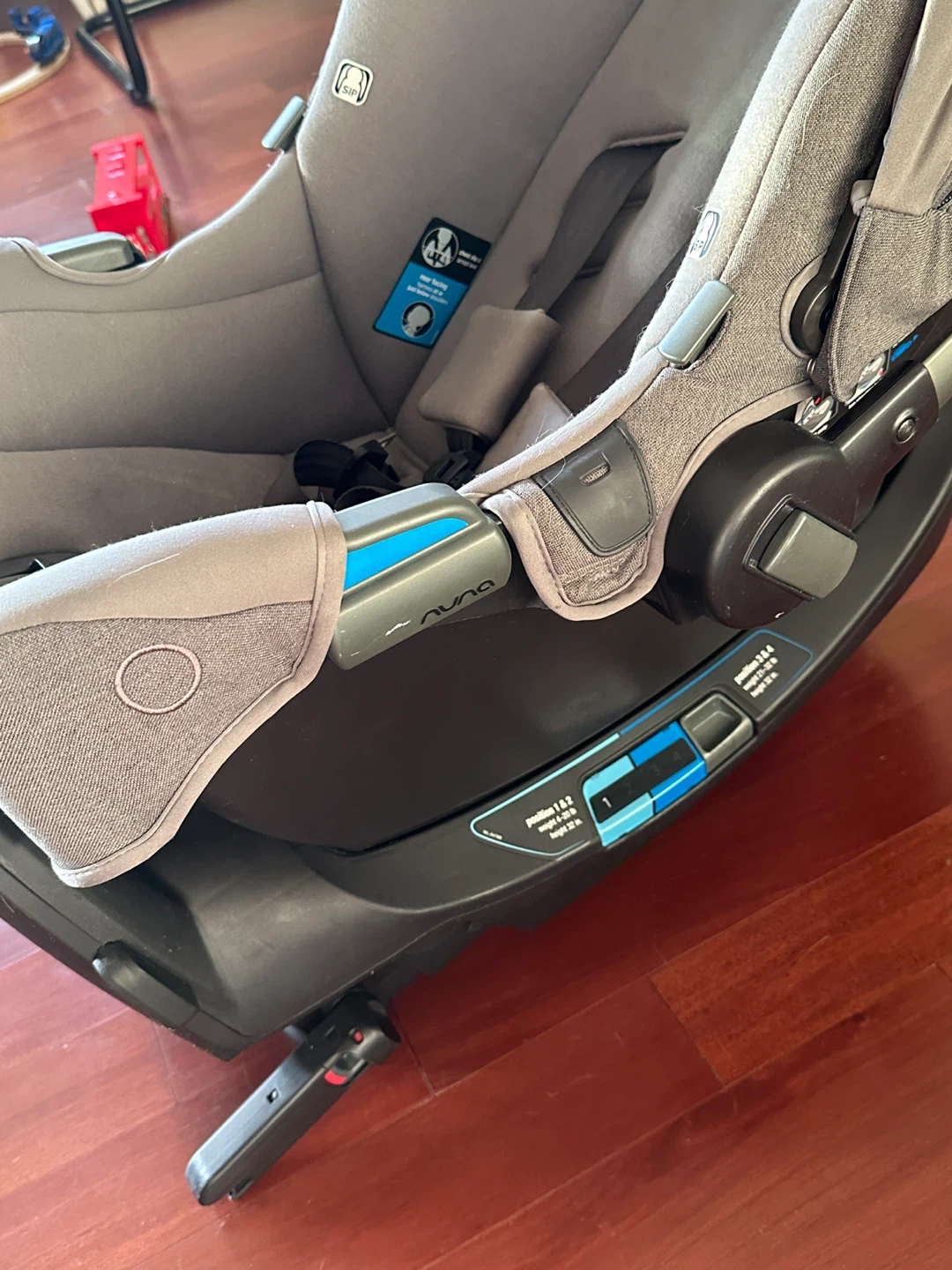 Nuna Pipa Rx Infant Car Seat + RELX Base - photo 5