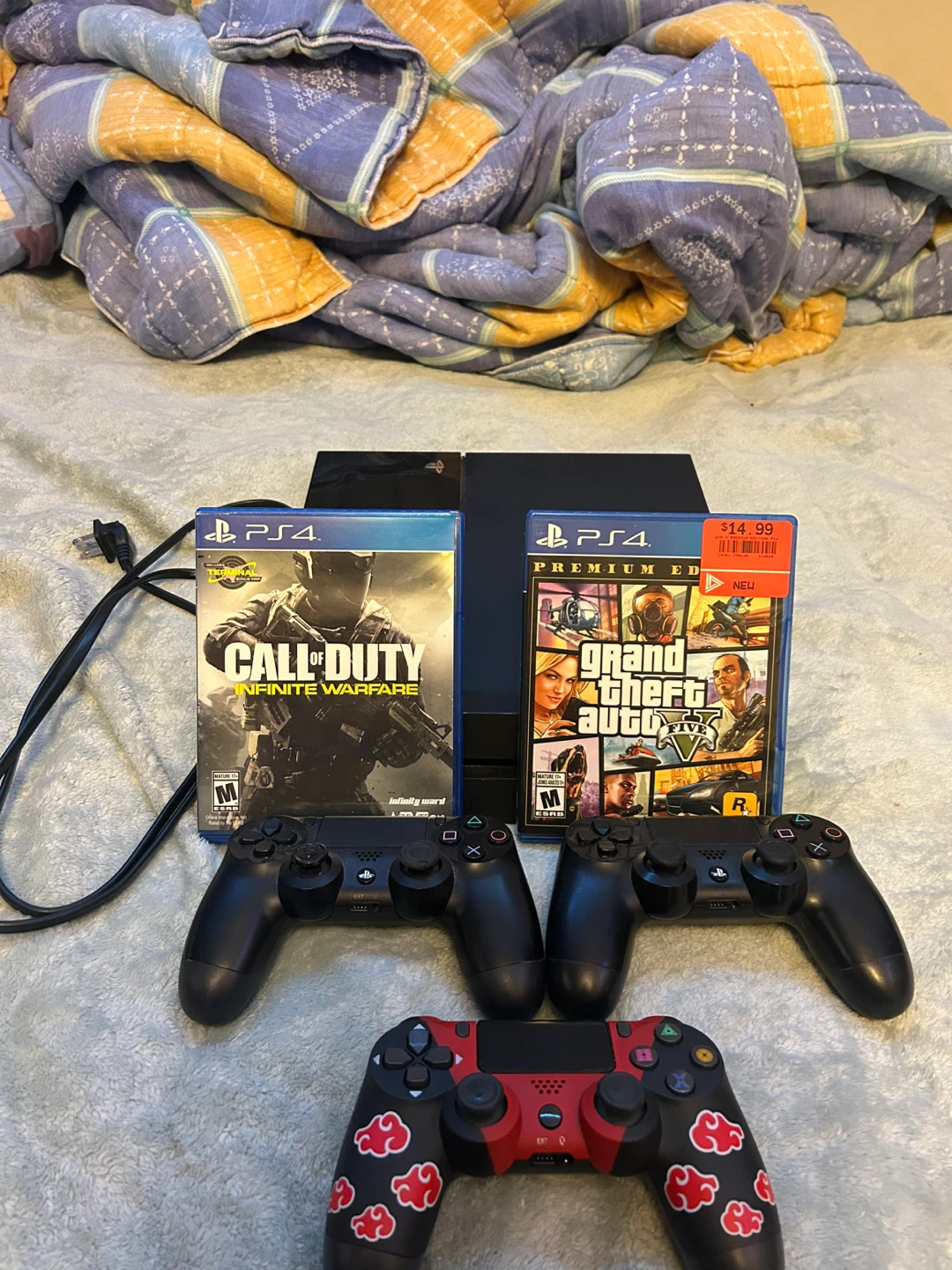 PlayStation 4 Bundle with Games & Controllers - photo 2