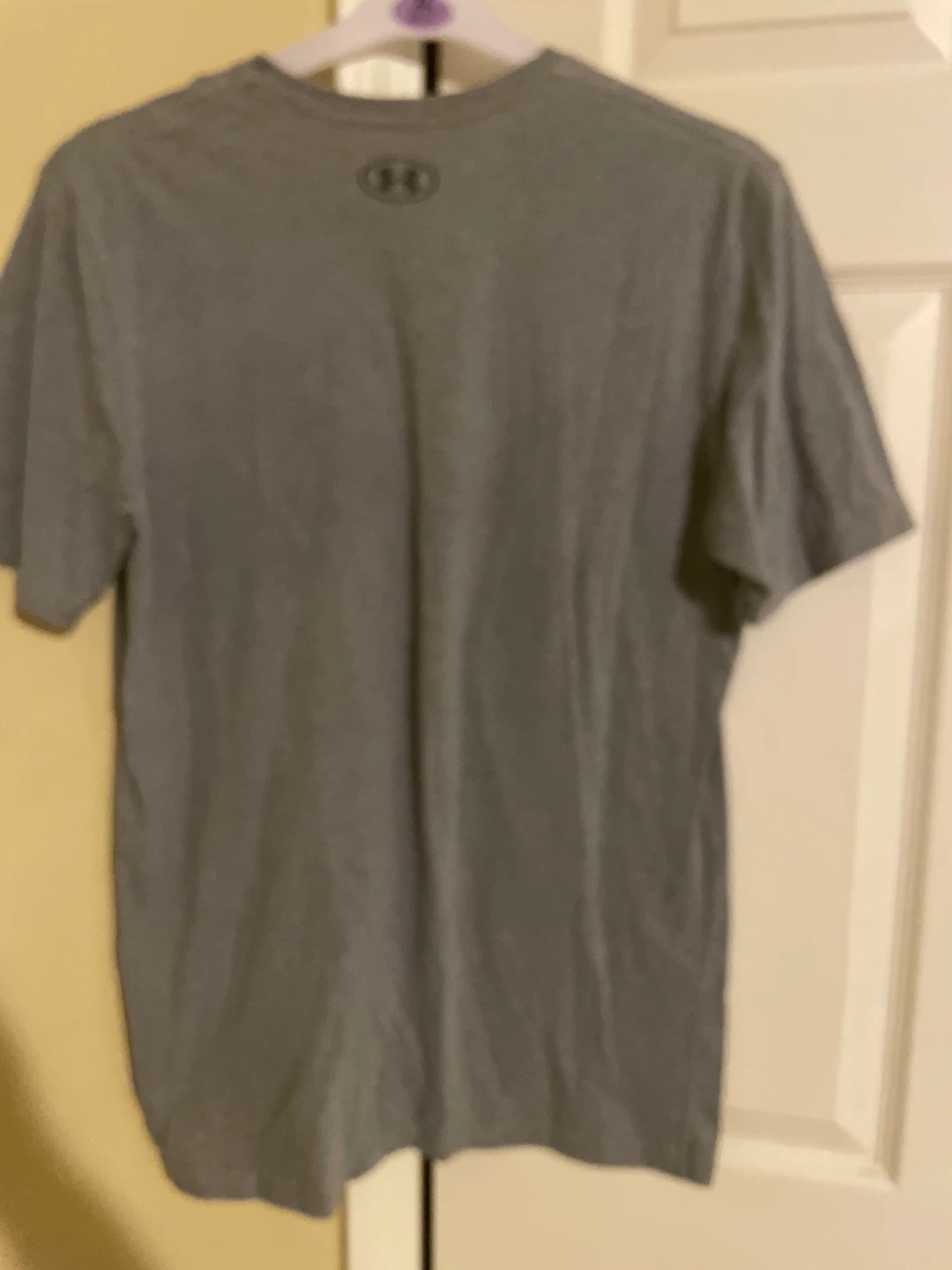 Under Armour HeatGear Gray T-Shirt - Size Medium - photo 3