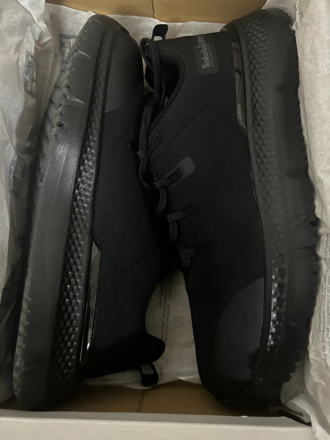 Size 10.5 W timberland safety shoes - photo 2