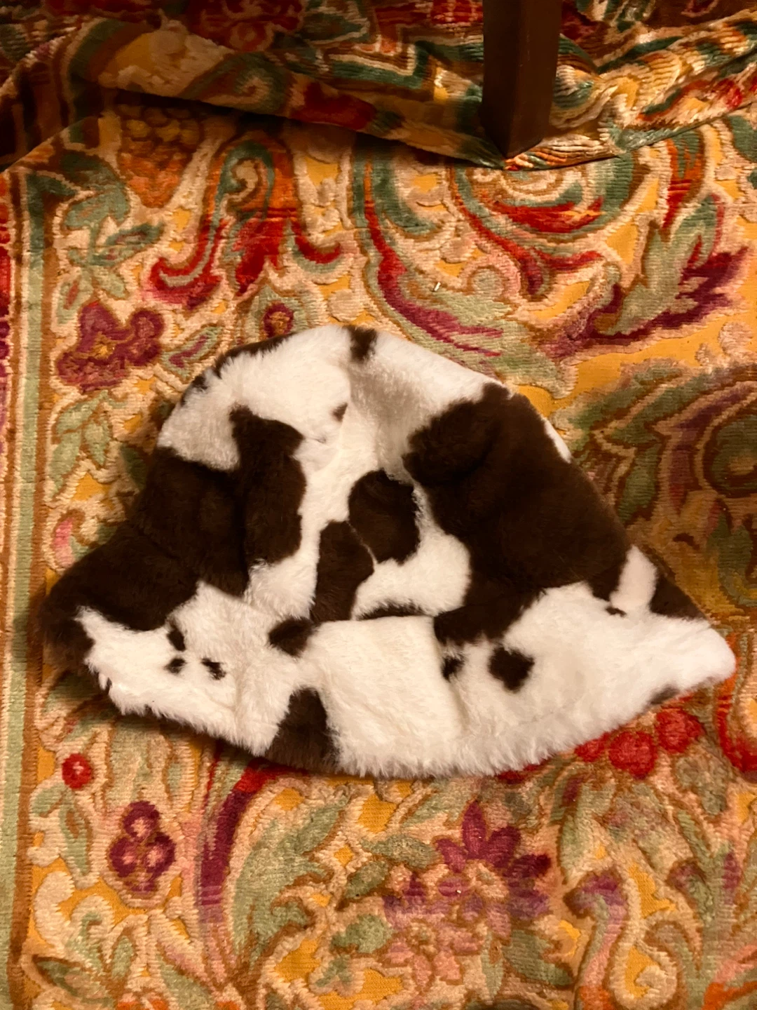 Fuzzy cow print bucket hat - photo 2