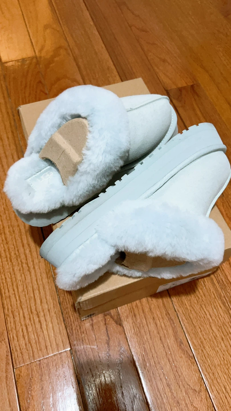 UGG Slippers - Like New - photo 3
