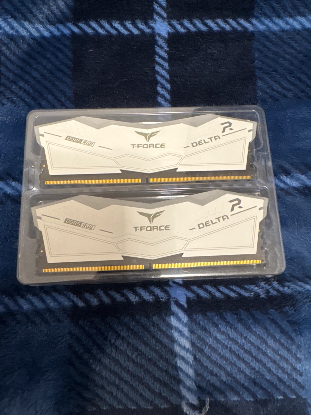 New T-Force Delta RGB DDR5 32GB (2x16GB) 6000MHz - photo 2