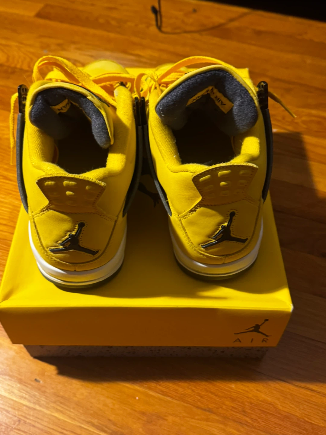 Air Jordan 4 Retro Lightning - photo 2