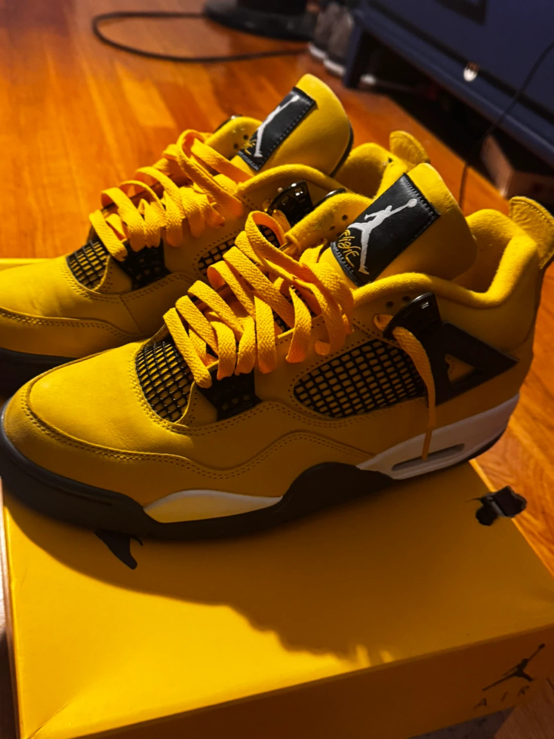 Air Jordan 4 Retro Lightning - photo 3