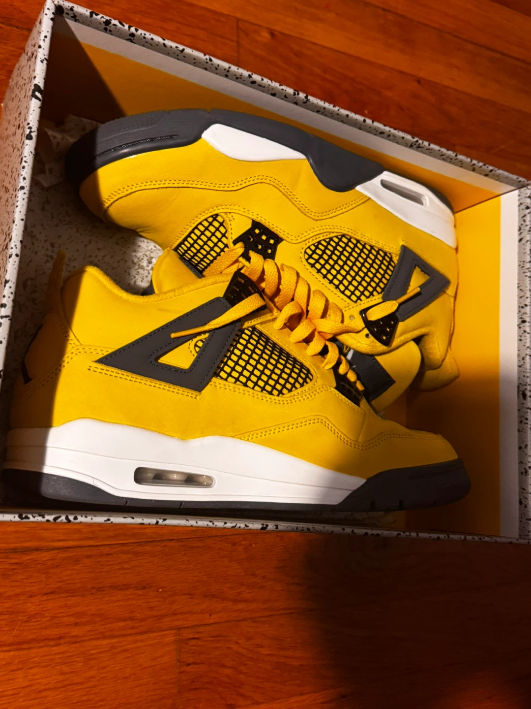 Air Jordan 4 Retro Lightning