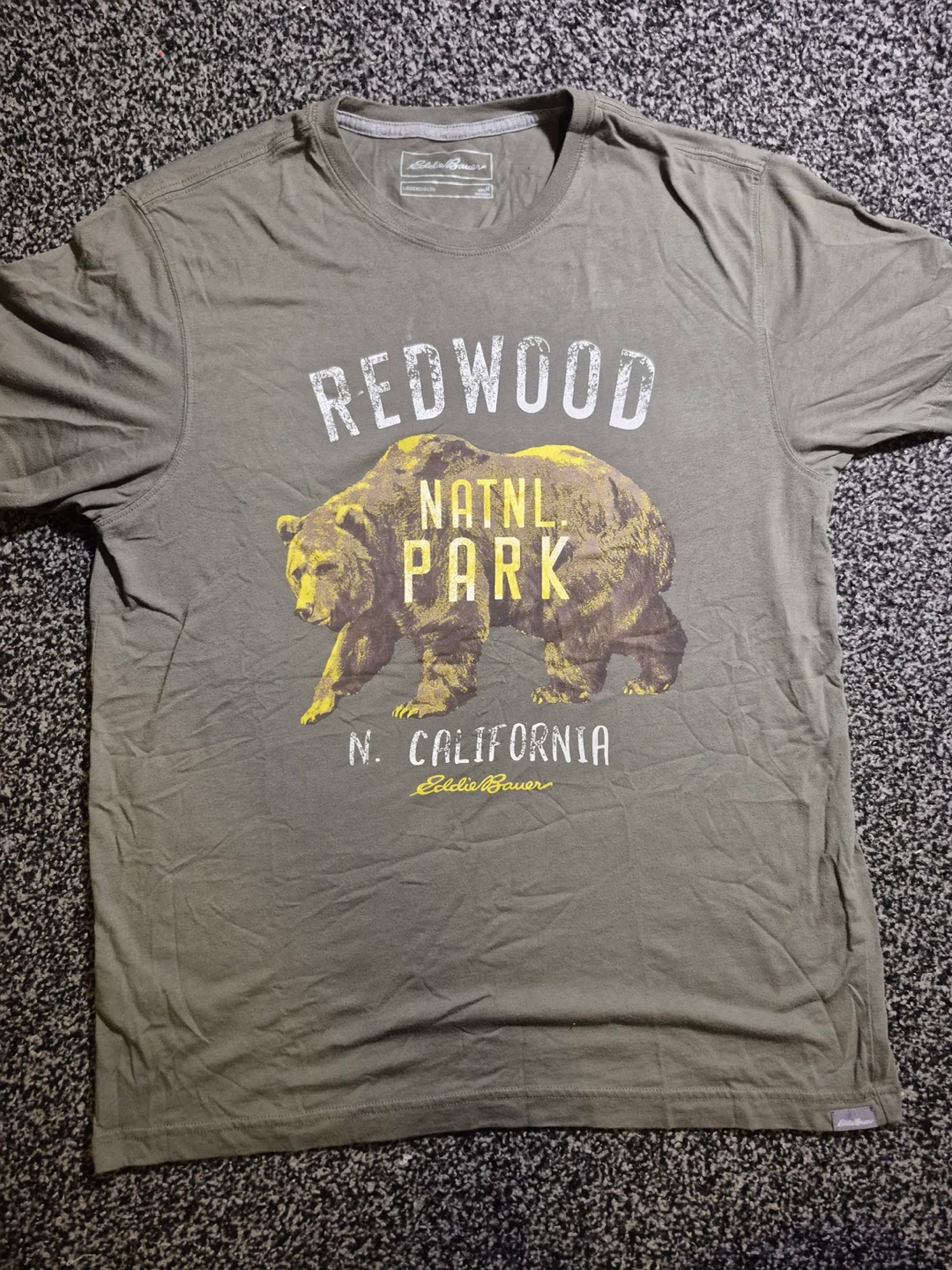 Eddie Bauer graphic t shirt