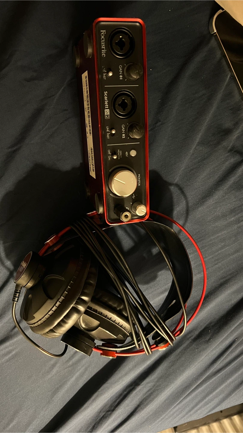 Scarlet2i2 ScarletHP60 and Akai MPK mini - photo 2
