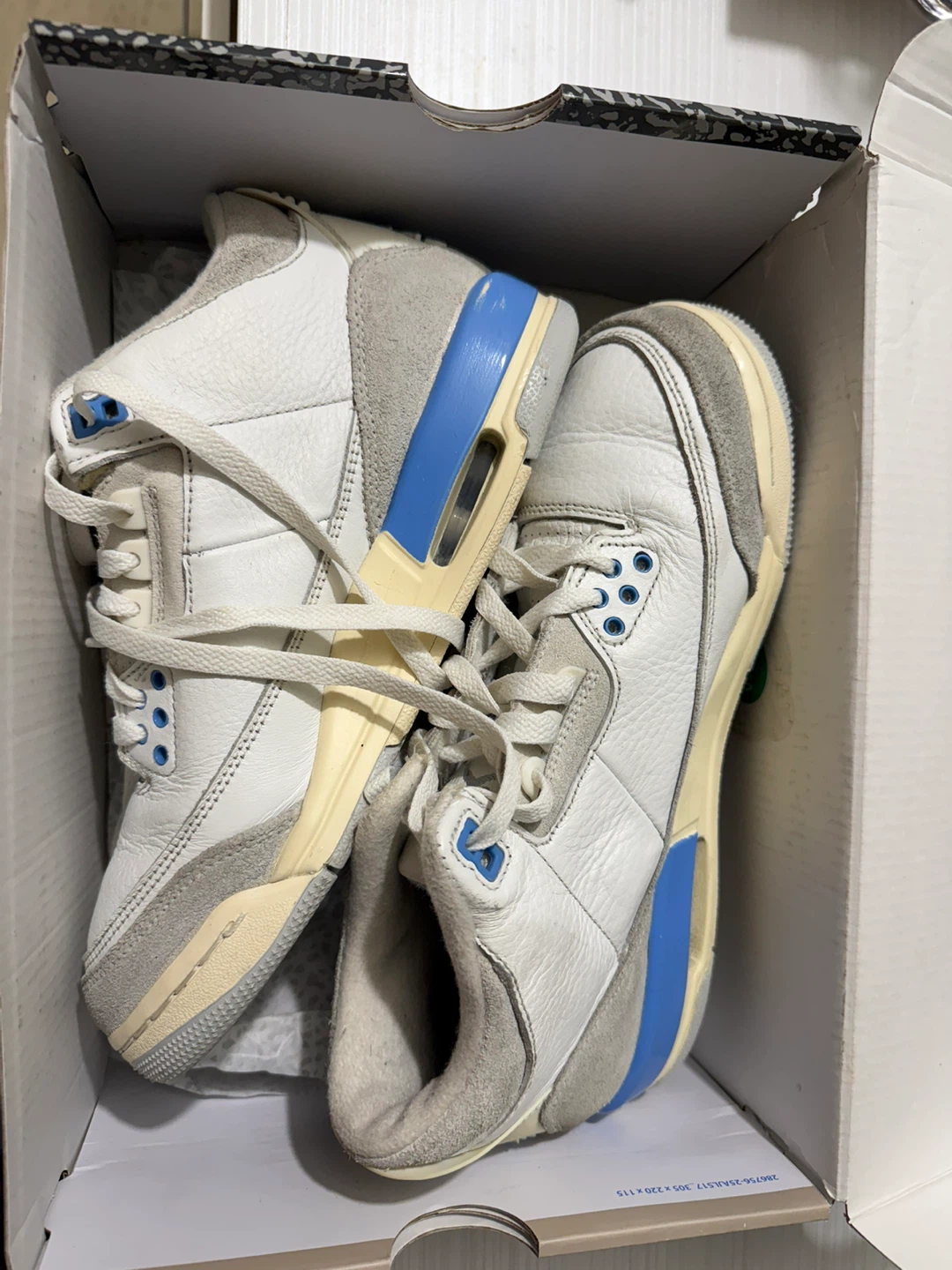 Air Jordan 3 Retro UNC