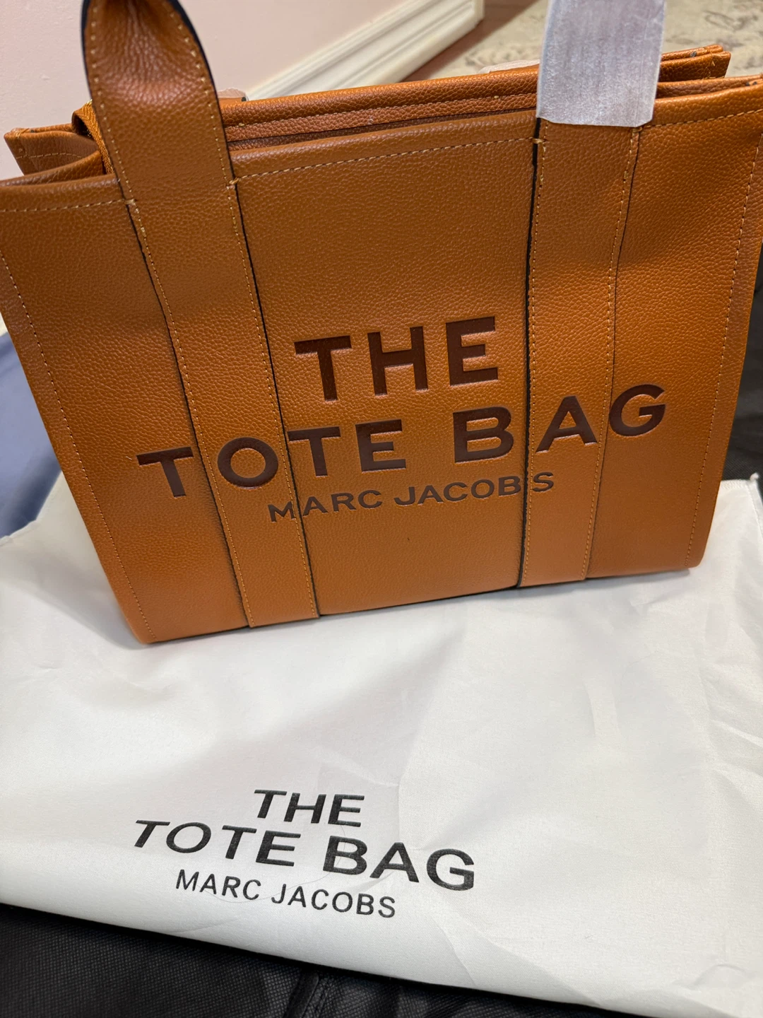 New Marc Jacobs The Leather Medium Tote Bag Argan Oil - photo 3