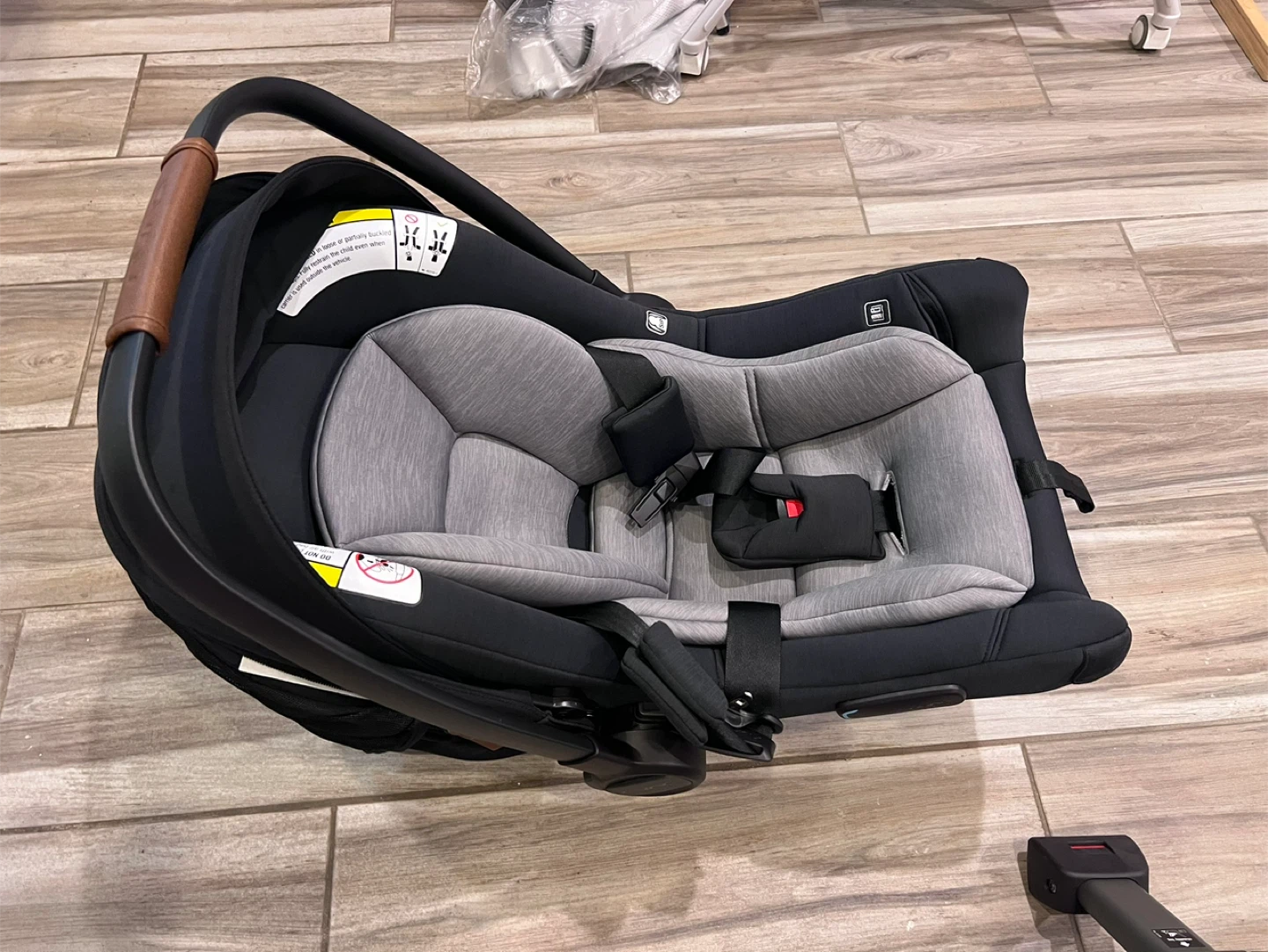 Nuna Pipa Lite LX Infant Car Seat + Base - Black