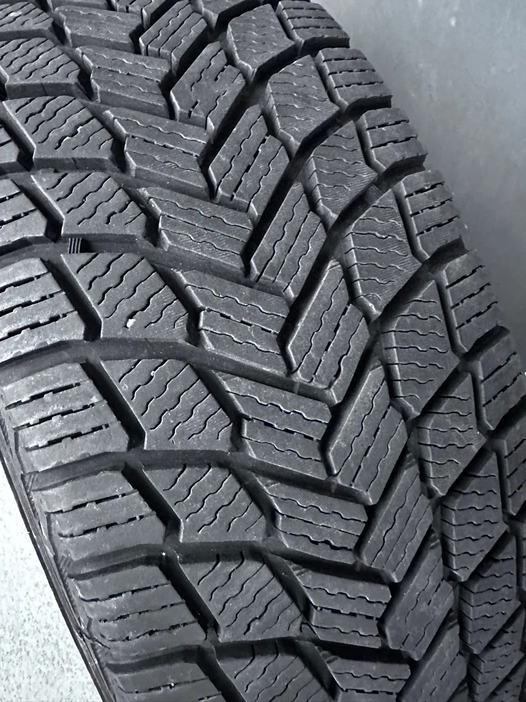 Michelin X-Ice Snow Winter Tires - 225/60 R17 - photo 2