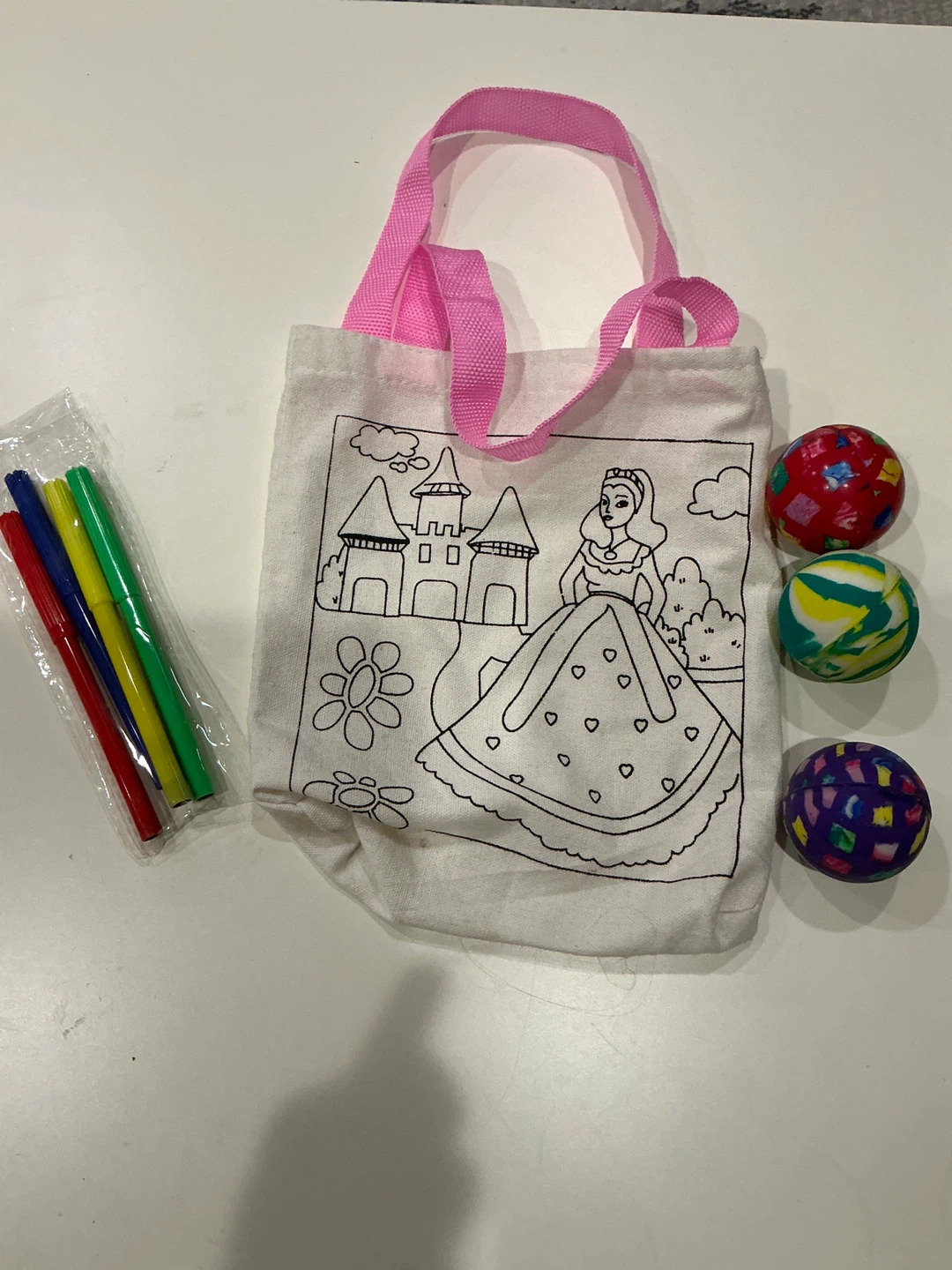 Colouring Bag with Markers & Balls