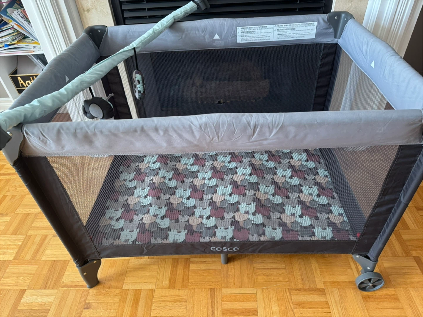 Cosco Funsport Playard - Great Condition - photo 2