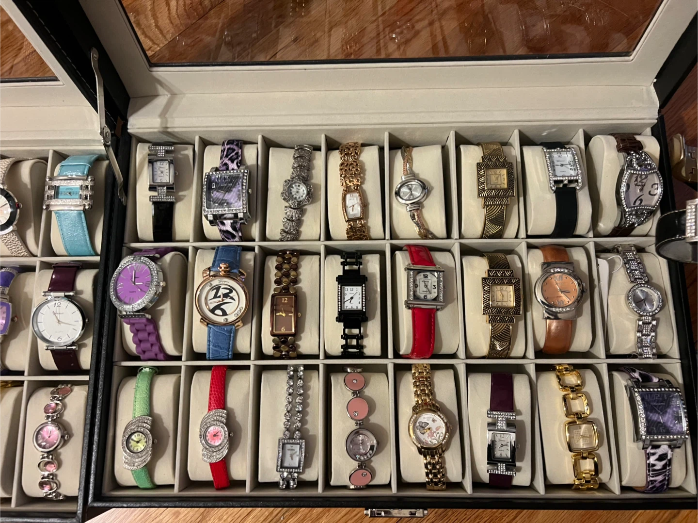 Assorted Women's Fashion Watches - photo 3