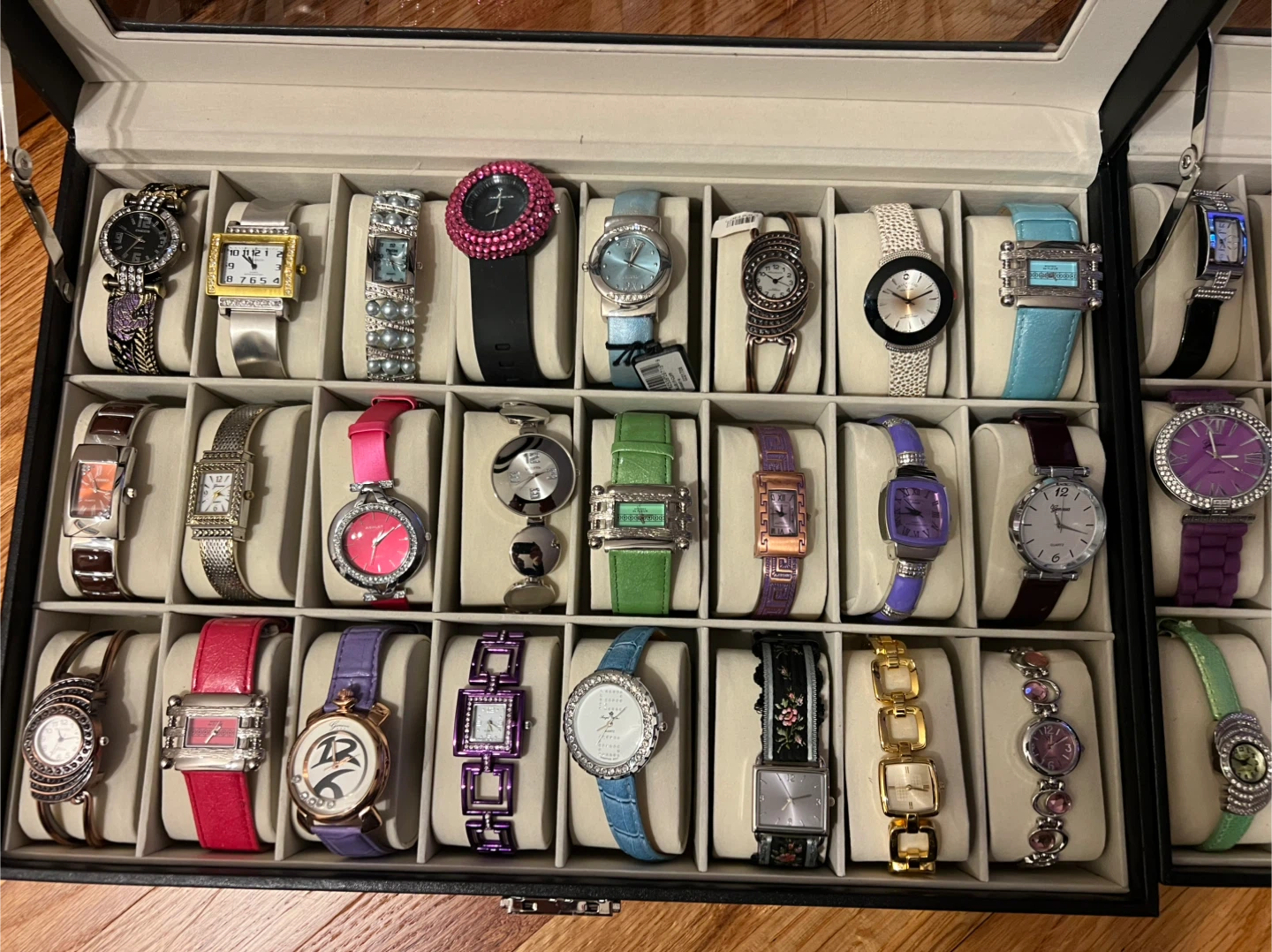 Assorted Women's Fashion Watches - photo 2