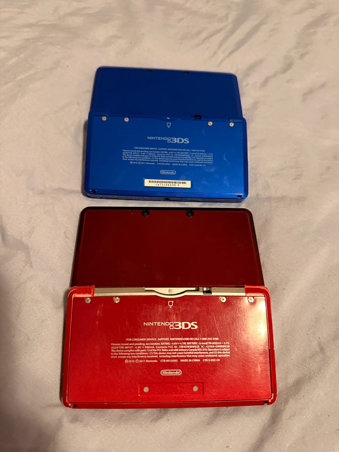 Nintendo 3DS Red & Blue Consoles - photo 4