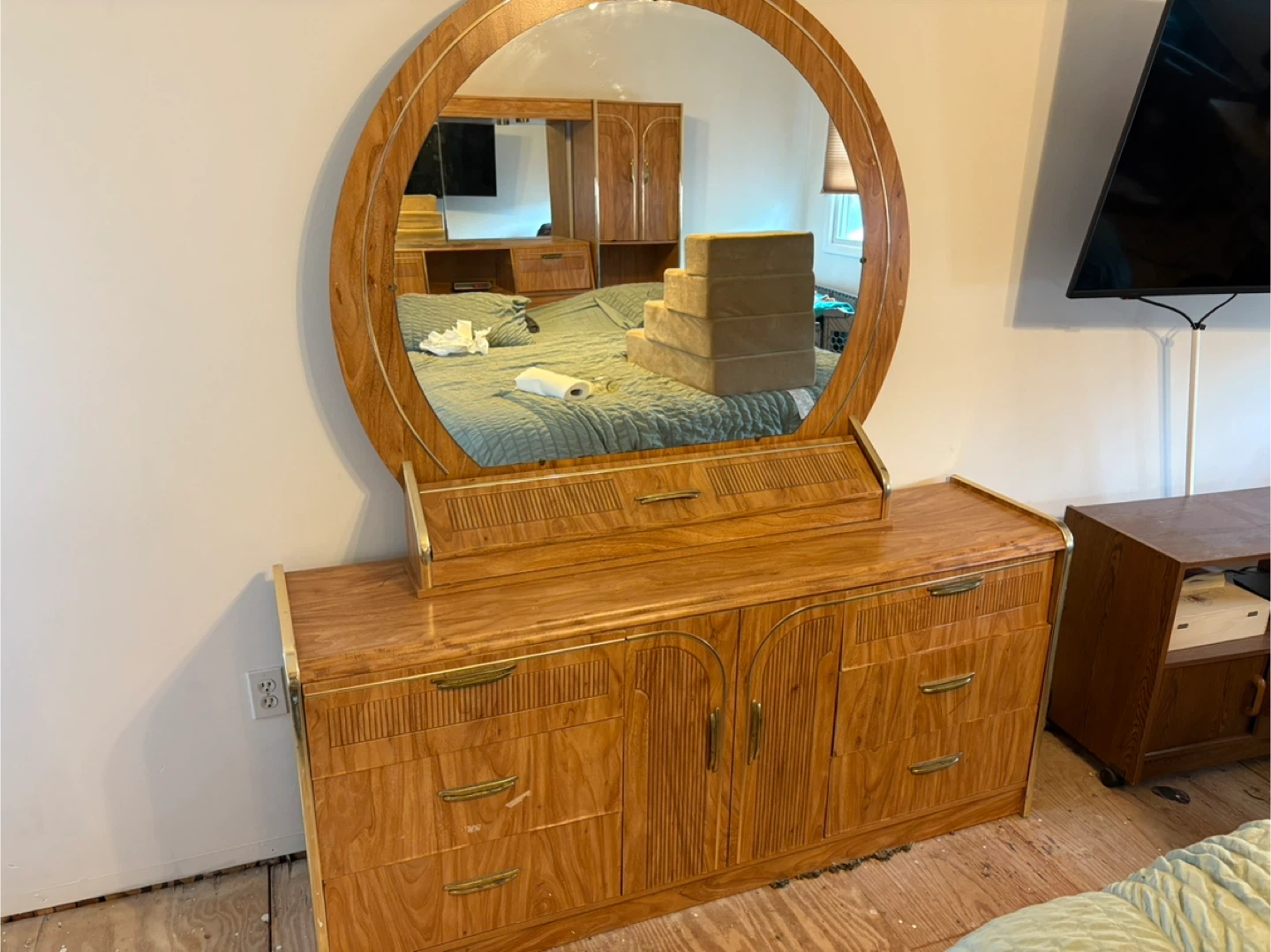 Vintage Wood Bedroom Set - photo 4