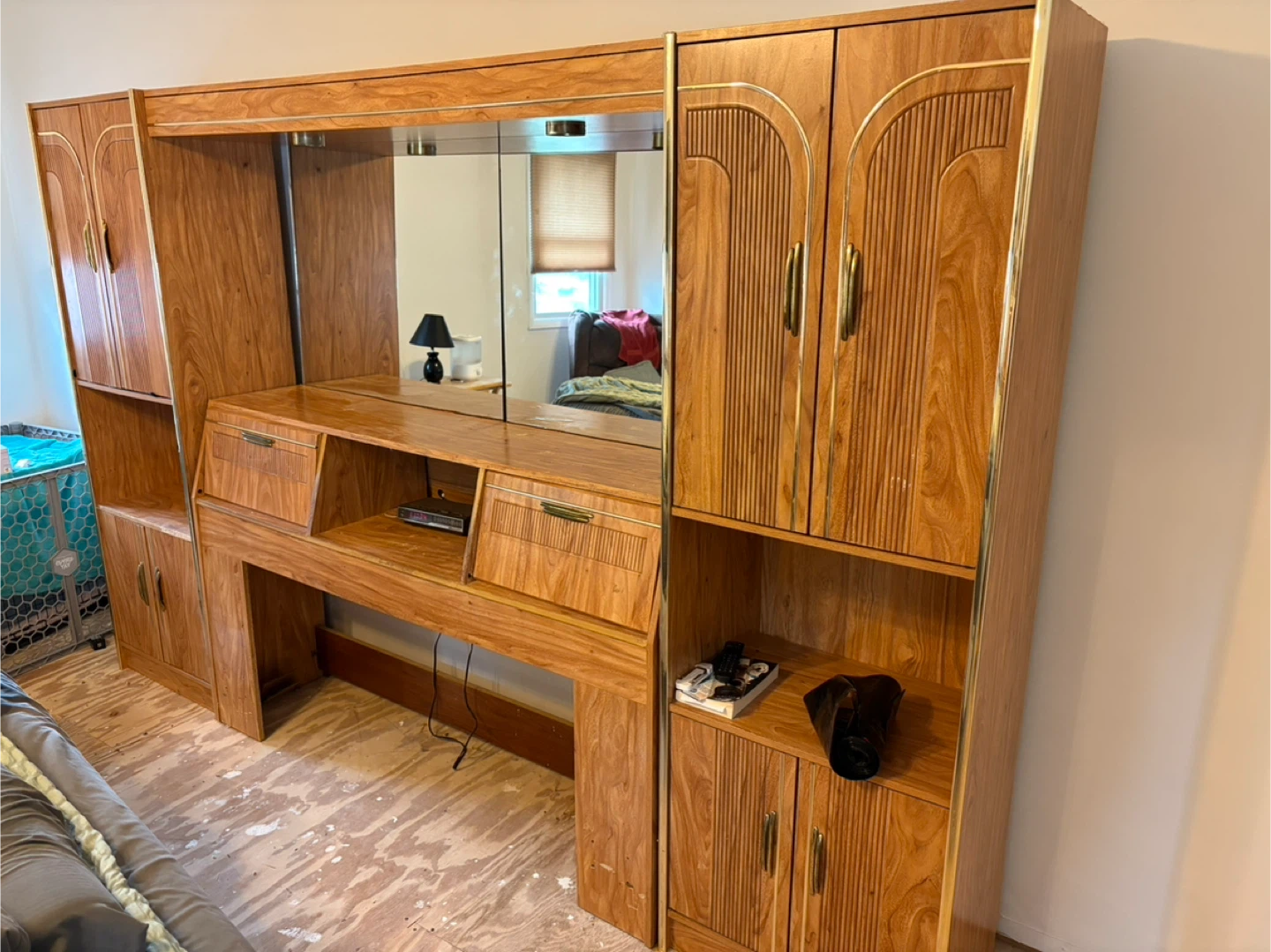 Vintage Wood Bedroom Set - photo 3