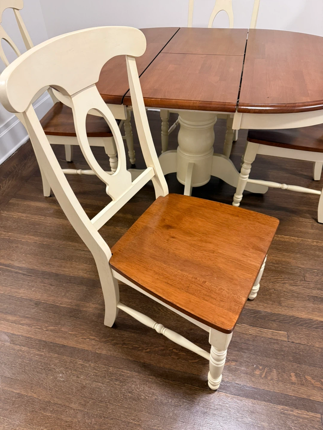 Dining Table with 4 Chairs (expansive) - photo 3