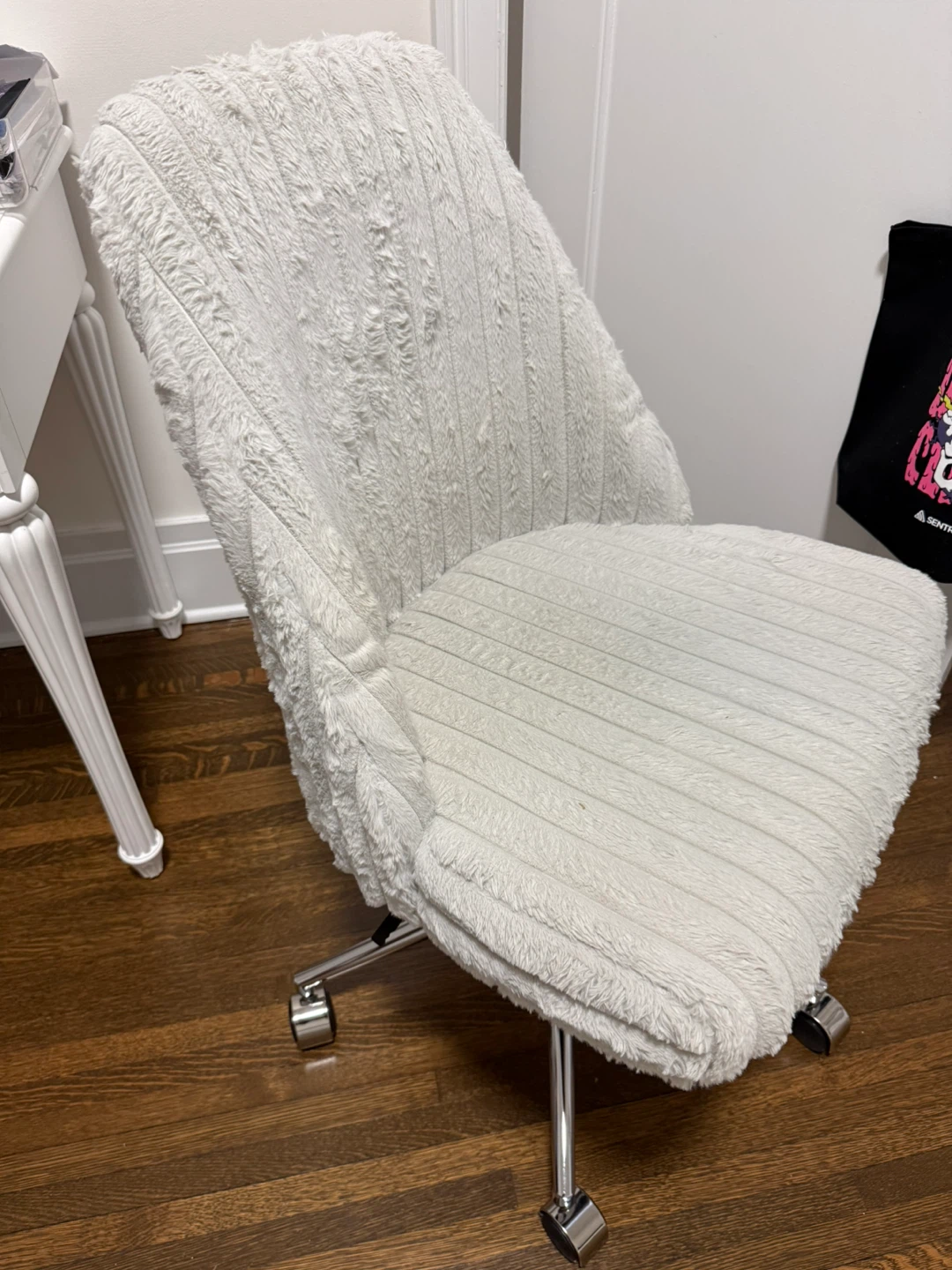 Furry White Desk Chair - photo 2