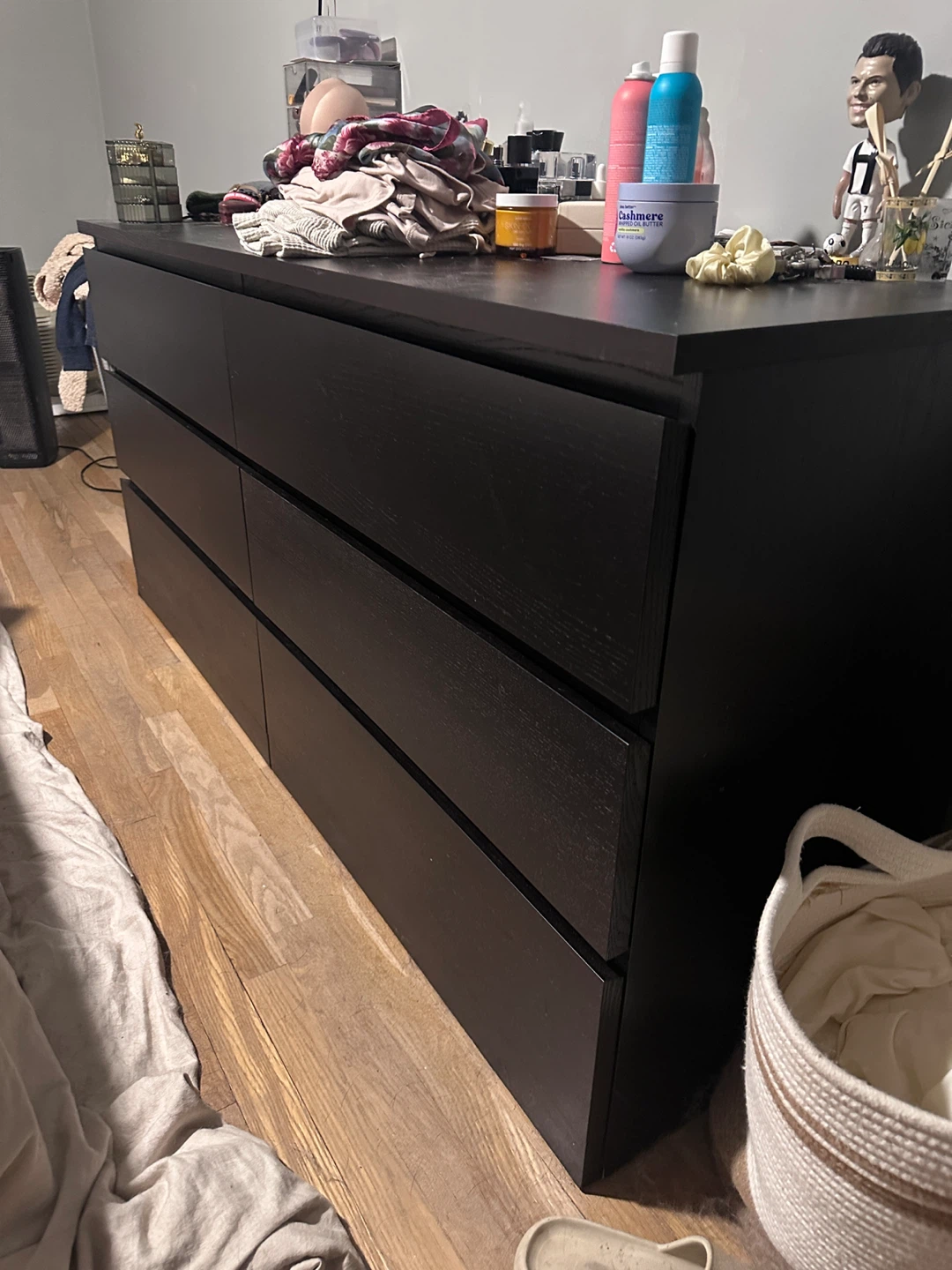 Black 6-Drawer Dresser