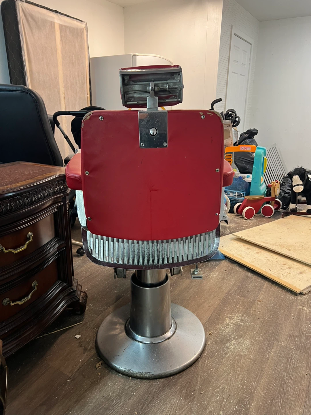 Belmont Barber Chair - Red - photo 3