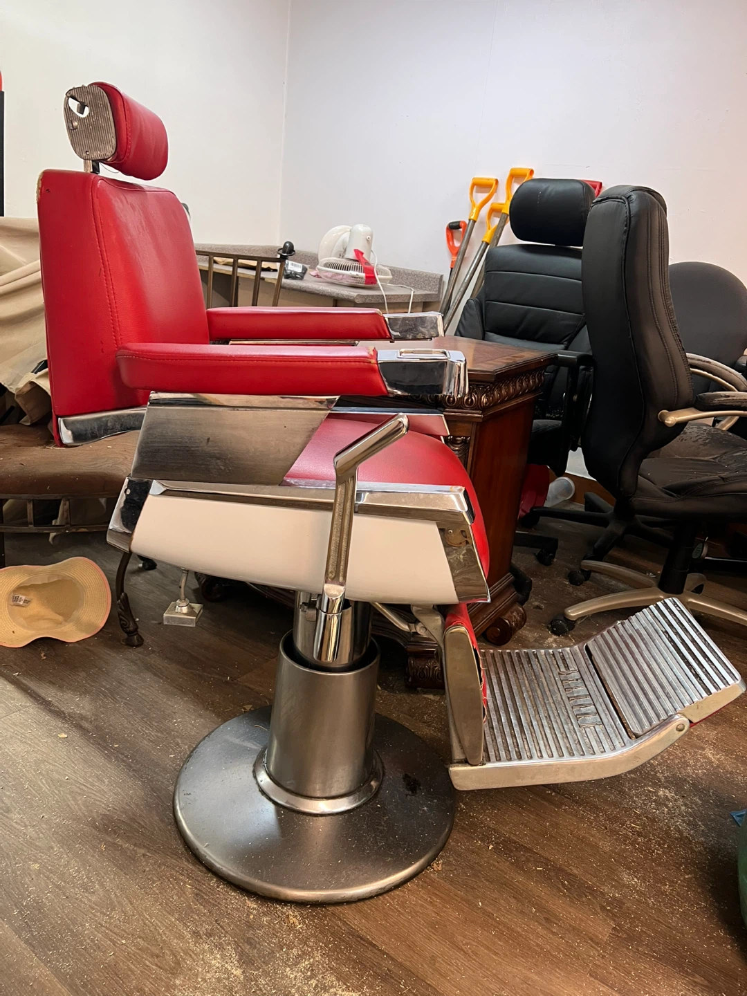 Belmont Barber Chair - Red - photo 4