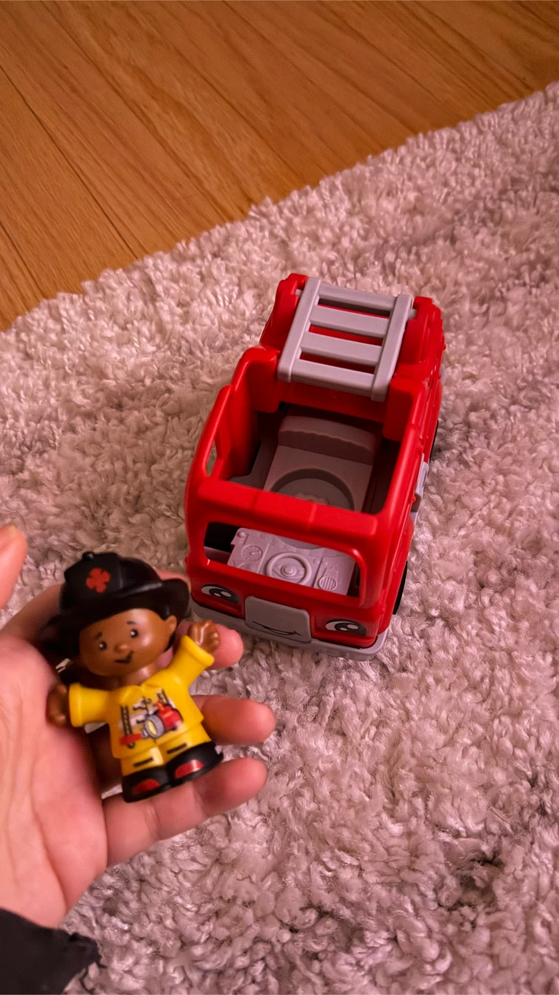 Toy Little People Friendly Fire Truck