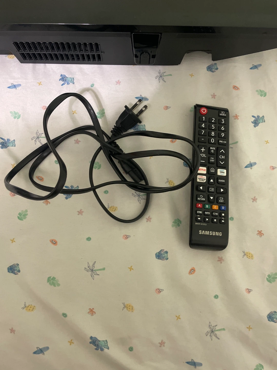 Samsung 42" Smart LED TV + Remote - MOVING SALE - photo 4