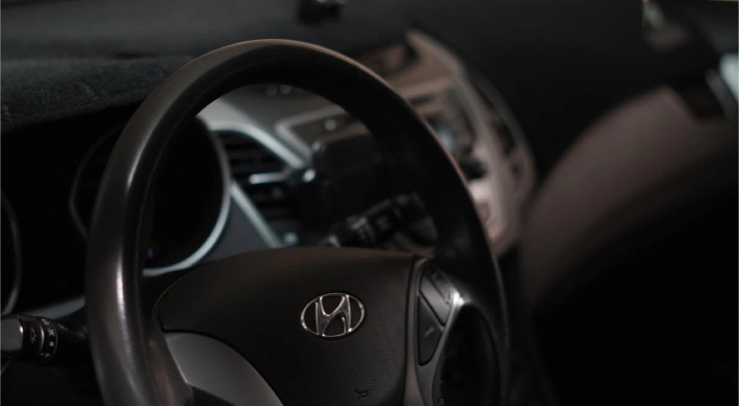 2016 Hyundai Elantra Manual 6SPD- Silver Sedan - photo 5