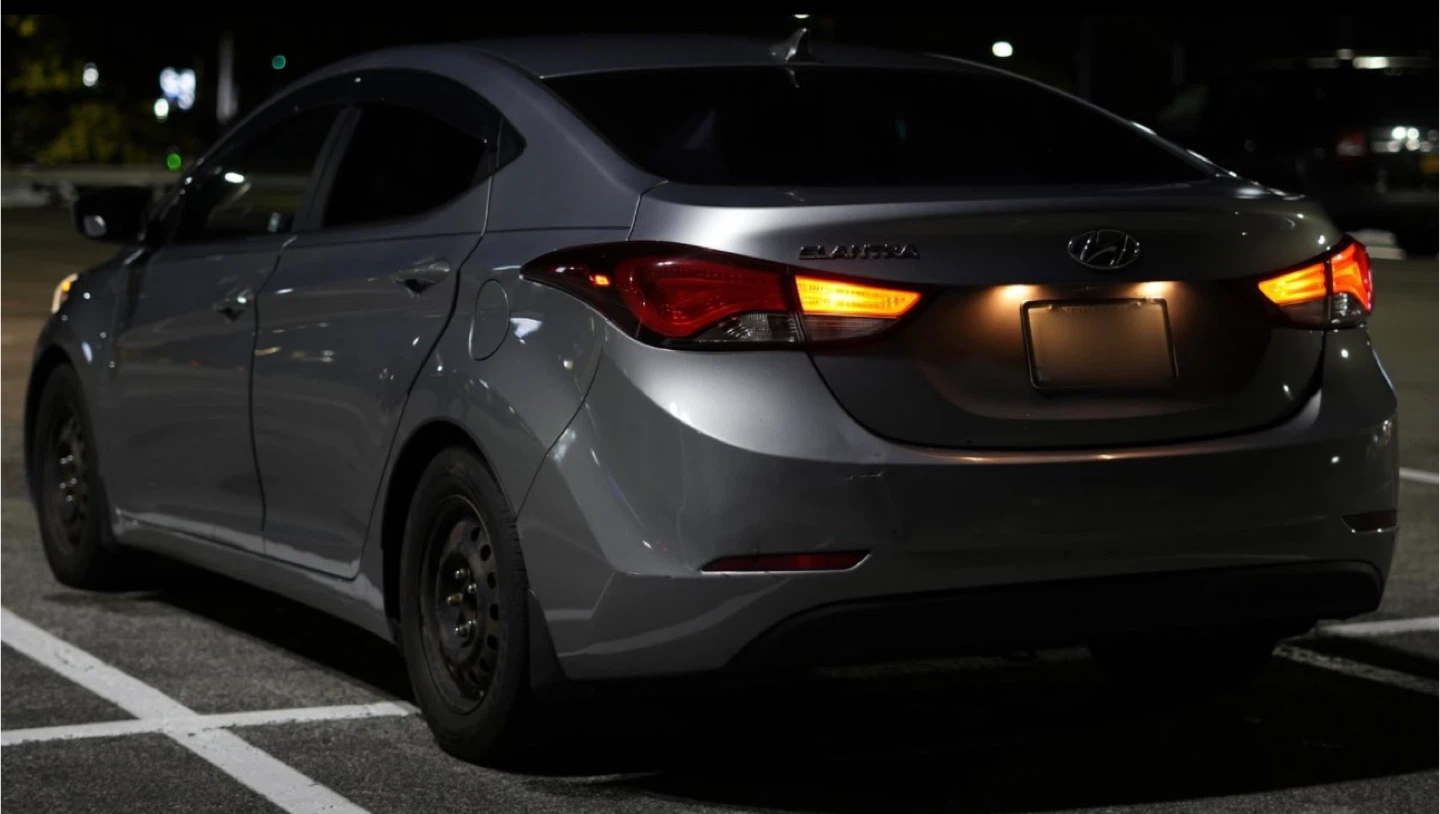 2016 Hyundai Elantra Manual 6SPD- Silver Sedan - photo 4