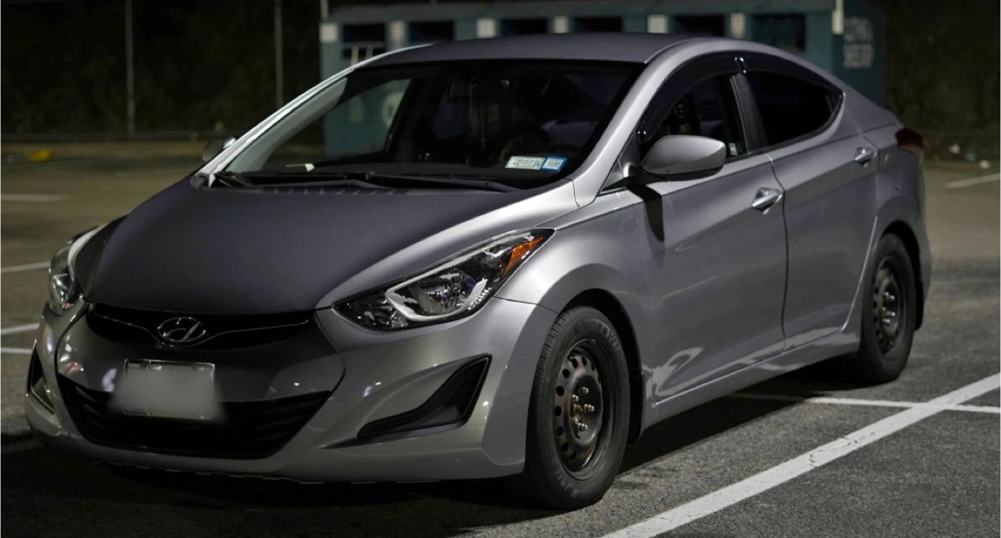 2016 Hyundai Elantra Manual 6SPD- Silver Sedan