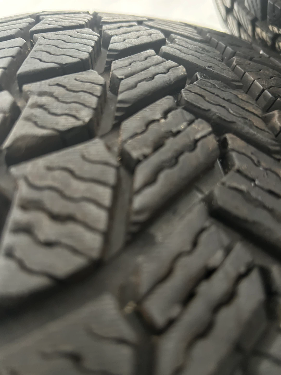 Michelin 195/65R15 Winter Tires - photo 2